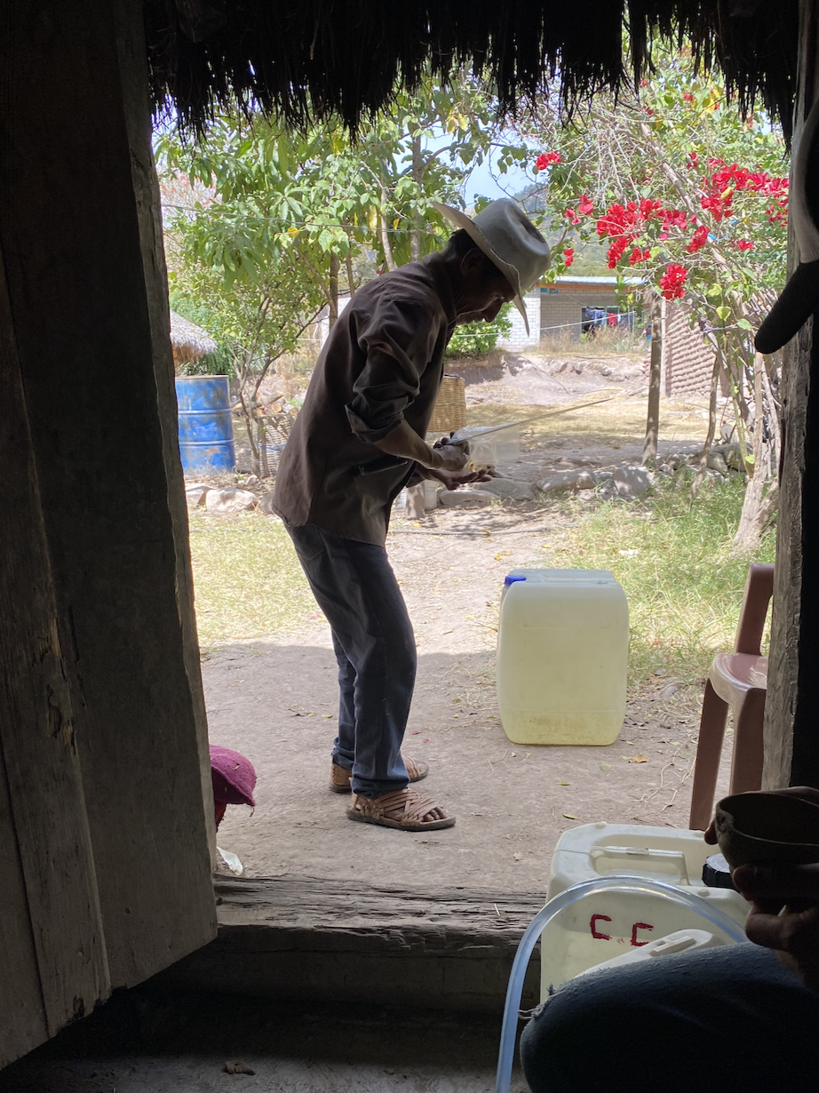 Antonio, creator of the De Horno - san jose rio minas mezcal