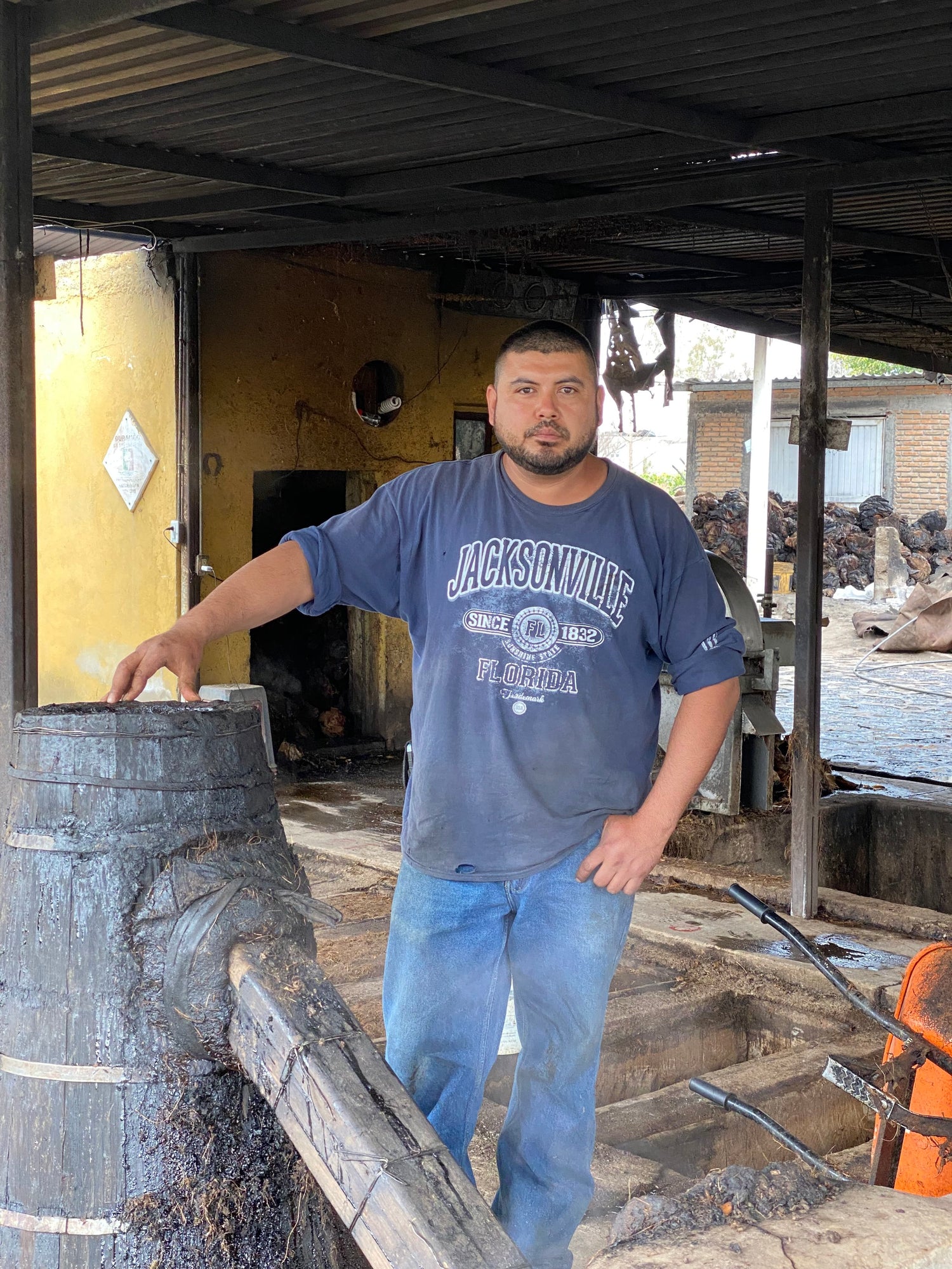 Manuel, creator of the Verde - la Constancia mezcal