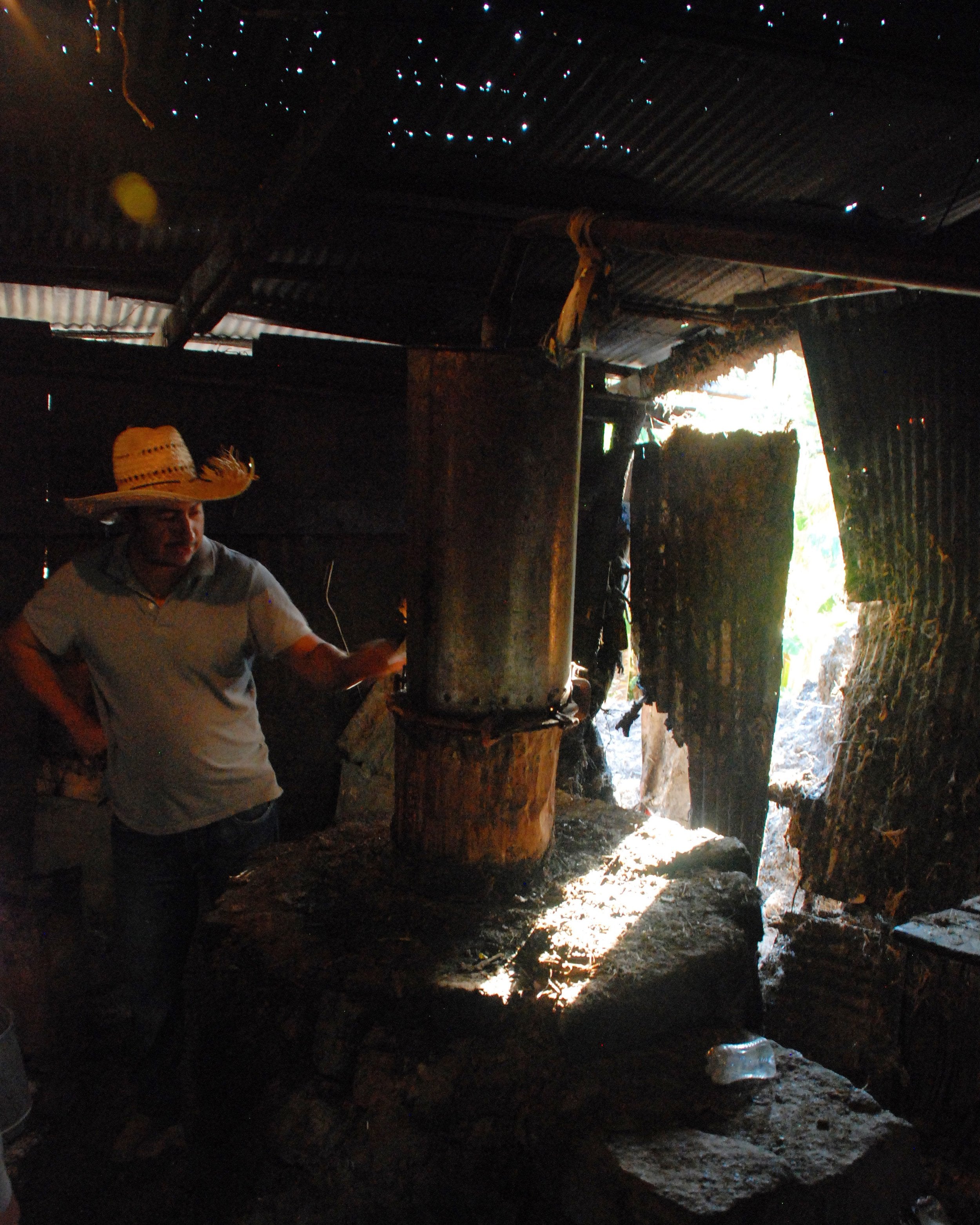 distilling process in 2018 for the Papalote - Ameyaltepec, Batch: P-DT-05. Exclusive to Sin Gusano
